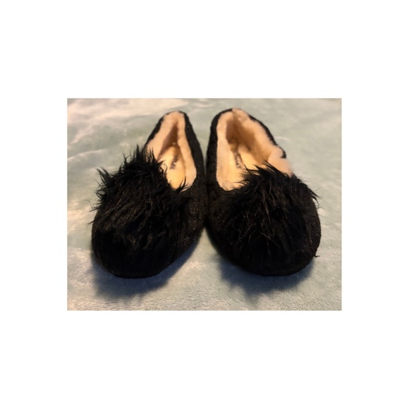 Michael Kors Black Knit Faux Fur Pom Slippers – Women’s Size 7 - Picture 2 of 7